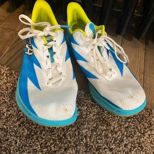 HOKA Unisex Crescendo MD Running Shoes size women size 9 / men’s 7.5